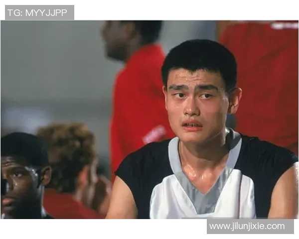 姚明与洛佩兹的巅峰对决谁能在篮球场上笑到最后
