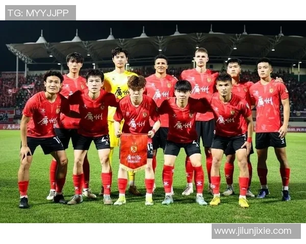 广州足球队在联赛中的意识表现分析与战术探讨